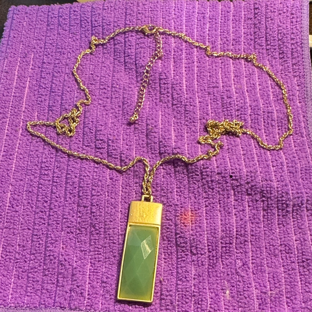 Elegant Gold Tone And Plastic Green Pendant Necklace 10$